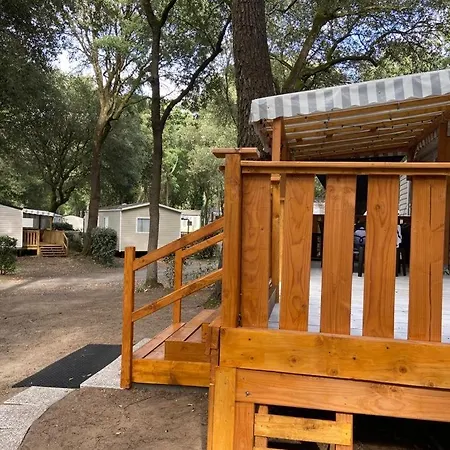 Parque de Campismo Mobil Aventura 6-8 Personnes Confort *