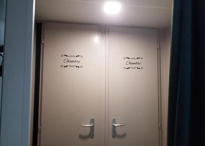 Camping Mobil Aventura 6-8 Personnes Confort *